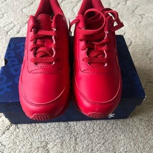 RED REEBOK WOMEN’CL RENAISSANCE size 6.5w